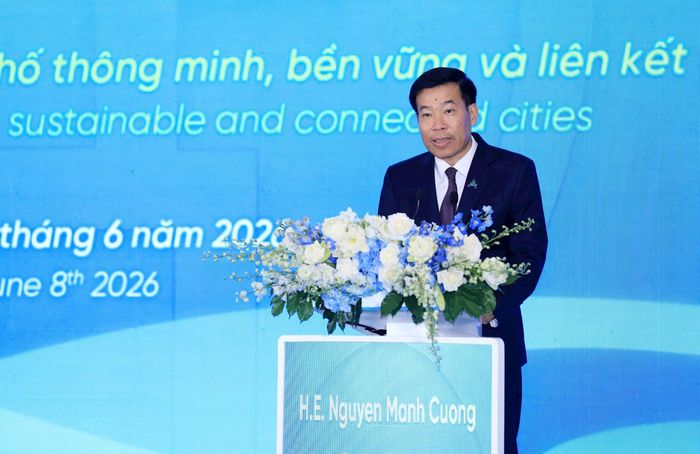 Thứ trưởng Bộ Ngoại giao Nguyễn Mạnh Cường phát biểu tại Hội nghị Lãnh đạo các Thành phố ASEAN. Ảnh: Viết Thành