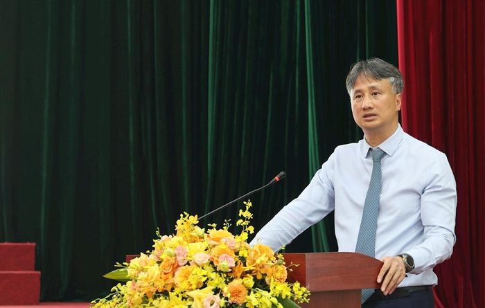 Bí thư Đảng ủy xã Vĩnh Thanh Nguyễn Anh Dũng phát biểu kết luận tại hội nghị. Ảnh: PV