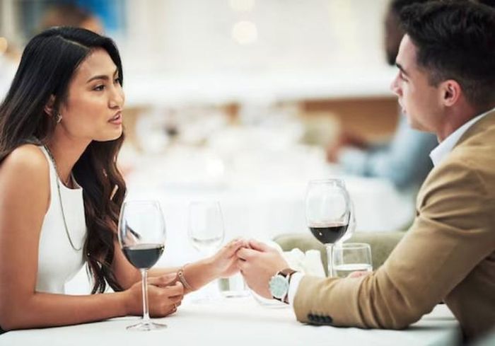 Ngay cả khi đang trong một mối quan hệ tốt đẹp, nam Nhân Mã vẫn có thể bị hấp dẫn bởi những người mang đến cảm giác mới mẻ. Ảnh minh họa