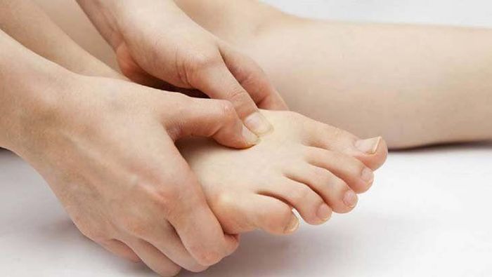 Huyệt Thái Xung thường được sử dụng trong các trường hợp đau đầu, căng thẳng và mất ngủ.