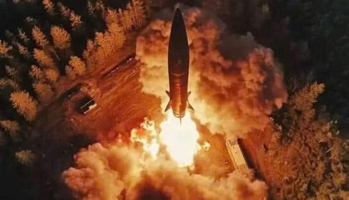 Một chuyên gia từ Bộ Quốc phòng Ukraine cho biết, vật thể gây sát thương là "những thỏi kim loại thông thường", đây là các mảnh kim loại được đúc đặc và chúng không làm bằng thép hoặc vonfram - vật liệu thường dùng cho đạn động năng, mà cấu tạo bằng gang.