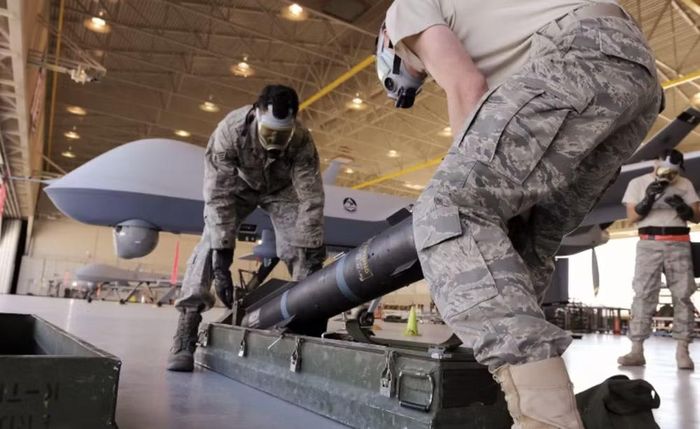 MQ-9 Reaper là máy bay không người lái trinh sát và tấn công do tập đoàn quốc phòng General Atomics phát triển. Đây được xem là một trong những UAV vũ trang nổi tiếng nhất thế giới trong hơn 2 thập kỷ qua.