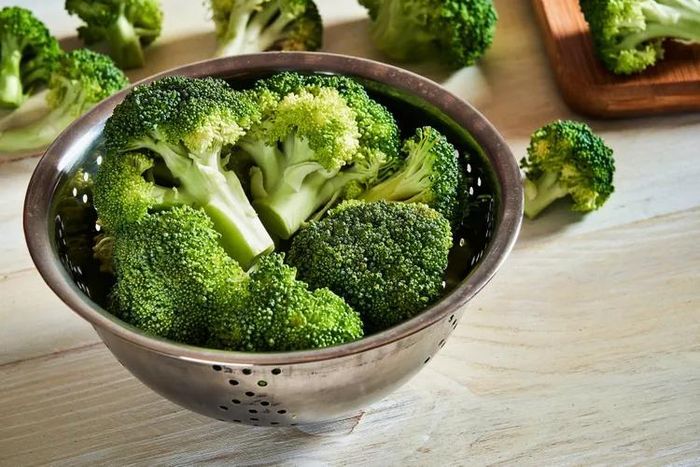 Mặc dù táo giàu chất xơ, bạn cũng có thể bổ sung nhiều chất xơ từ rau củ. Ảnh: Getty