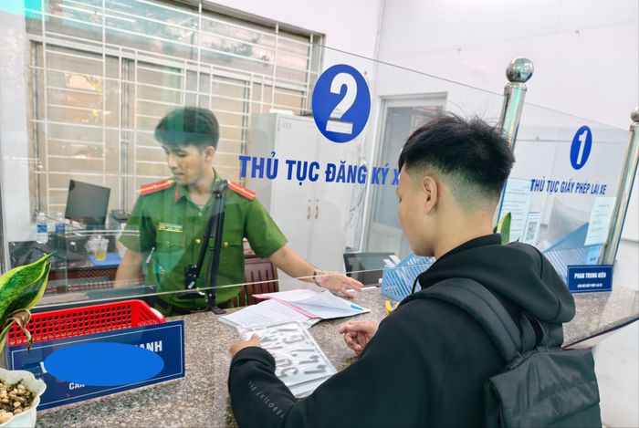 Thủ tục sang tên xe được quy định tại Thông tư số 79/2024 của Bộ Công an. Ảnh: TN