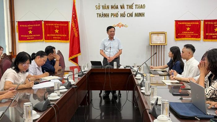 Ông Nguyễn Ngọc Hồi, Phó Giám đốc Sở Văn hóa và Thể thao TP.HCM chia sẻ tại buổi làm việc. Ảnh: HẢI NHI