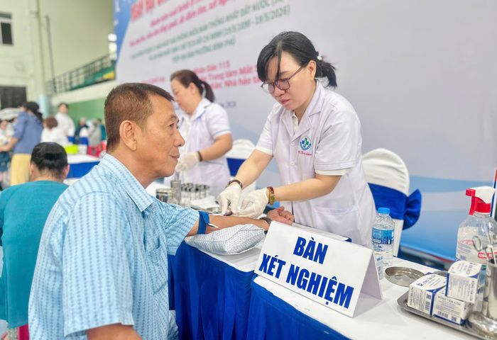 TP.HCM đã khám sức khỏe miễn phí cho hơn 162.000 người dân. Ảnh minh họa: THẢO PHƯƠNG