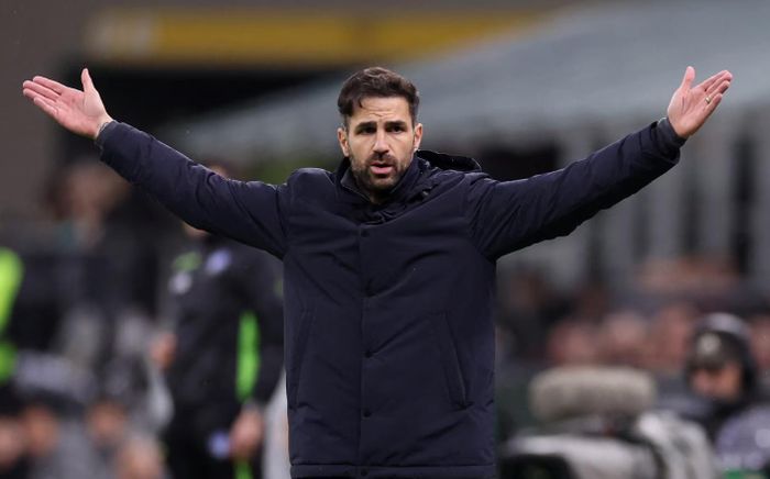 Cesc Fabregas nằm trong tầm ngắm của Barcelona