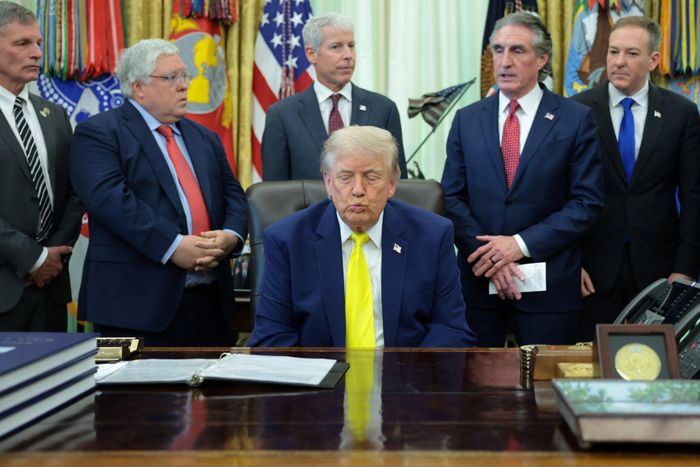 Tổng thống Mỹ Donald Trump tại Phòng Bầu dục ở Nhà Trắng, Washington D.C., Mỹ, ngày 4/6. Ảnh: Reuters.