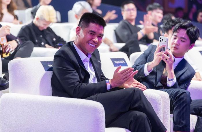  Trung Vàng duy trì các công việc song song, đa dạng hóa nguồn thu nhập. Ảnh: NVCC. 