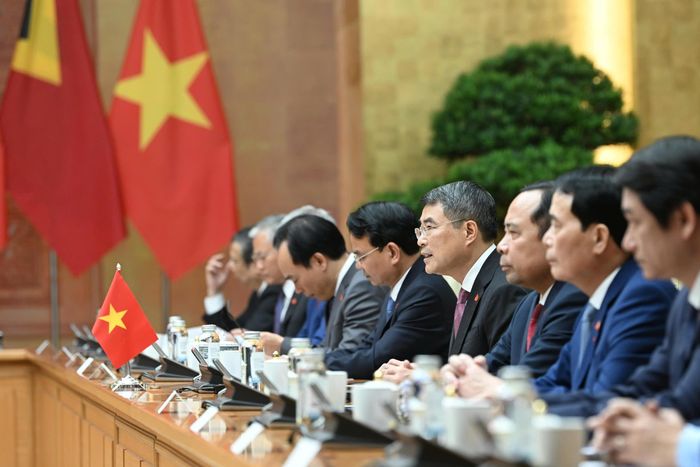 Hai Lãnh đạo cũng nhất trí mở rộng hợp tác trong các lĩnh vực tiềm năng như quốc phòng - an ninh, nông nghiệp, thủy sản, an ninh lương thực, giáo dục - đào tạo, phát triển nguồn nhân lực, văn hóa, du lịch, thể thao, kết nối giao thông và giao lưu nhân dân.