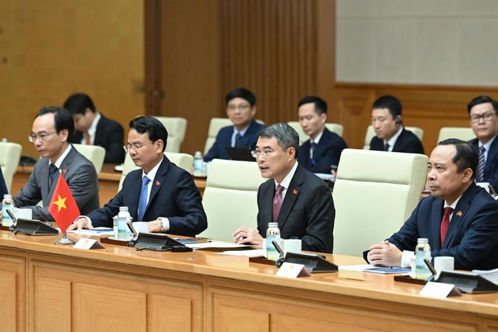 Thủ tướng Lê Minh Hưng đề nghị hai bên thúc đẩy đàm phán, ký kết Hiệp định Khuyến khích và bảo hộ đầu tư, nghiên cứu thiết lập cơ chế song phương về kinh tế, thương mại, đầu tư để kịp thời hỗ trợ doanh nghiệp.