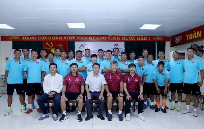 Khóa học HLV chứng chỉ ‘B’ AFC/VFF năm 2026 đã khép lại thành công