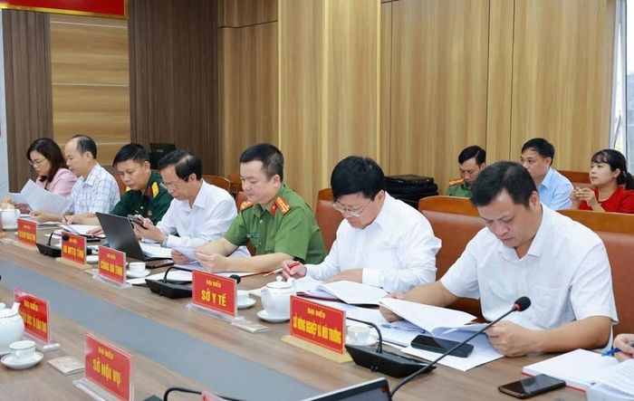 Đại biểu các sở, ngành trên địa bàn tỉnh tham dự buổi làm việc