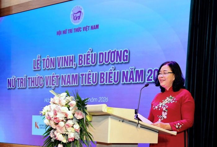 Bà Bùi Thị Minh Hoài, Ủy viên Bộ Chính trị, Bí thư Trung ương Đảng, Bí thư Đảng ủy MTTQ và các đoàn thể Trung ương, Chủ tịch Ủy ban Trung ương MTTQ Việt Nam phát biểu tại sự kiện