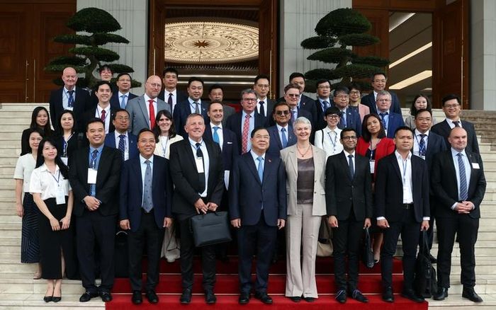 Phó Thủ tướng Thường trực và các đại biểu dự cuộc làm việc - Ảnh: VGP/Phương Nguyên