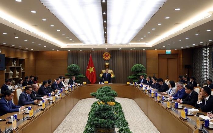 Phó Thủ tướng Thường trực Phạm Gia Túc làm việc với Đoàn đại biểu của Hội đồng Năng lượng gió toàn cầu - Ảnh: VGP/Phương Nguyên