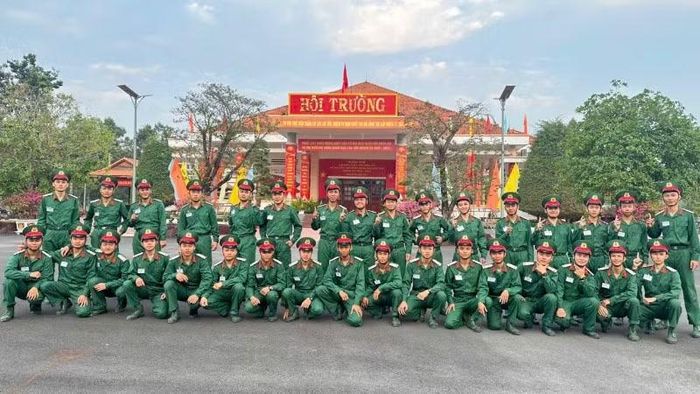 Những ngày đầu quân ngũ.