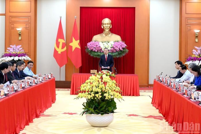 Tổng Bí thư, Chủ tịch nước Tô Lâm phát biểu tại cuộc làm việc với Hội đồng Lý luận Trung ương.