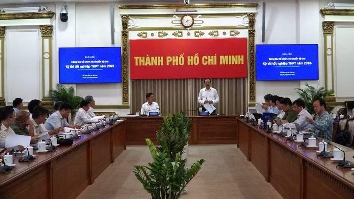 Đoàn công tác Bộ Giáo dục và Đào tạo làm việc với Thành phố Hồ Chí Minh về công tác chuẩn bị kỳ thi tốt nghiệp 2026.