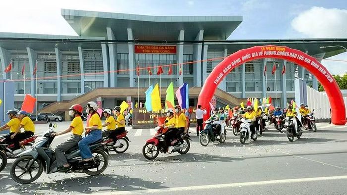 Diễu hành hưởng ứng Tháng hành động quốc gia về phòng, chống bạo lực gia đình năm 2026.