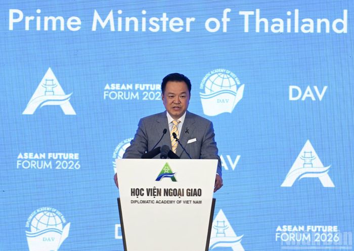 Thủ tướng Thái Lan Anutin Charnvira phát biểu tại Phiên khai mạc Diễn đàn Tương lai ASEAN lần thứ ba.