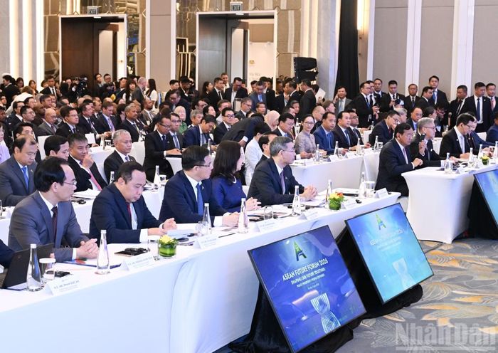 Các đại biểu tham dự diễn đàn.