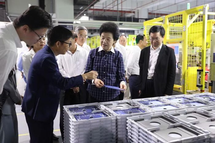 Đoàn đại biểu Chính hiệp toàn quốc Trung Quốc thăm Nhà máy điện tử BYD Việt Nam tại Khu công nghiệp Phú Hà.