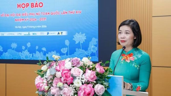 Đồng chí Nguyễn Thị Kim Dung, Phó Trưởng Ban Thường trực Ban Công tác Phụ nữ cung cấp thông tin về Đại hội tại họp báo.