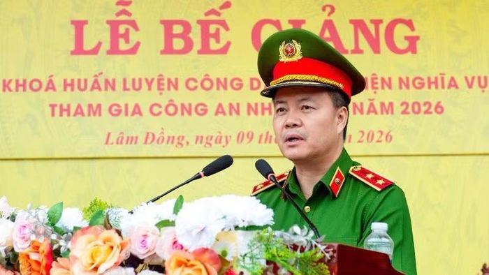 Trung tướng Nguyễn Ngọc Vân, Tư lệnh Cảnh sát cơ động phát biểu chỉ đạo tại Lễ bế giảng khóa huấn luyện chiến sĩ mới năm 2026.