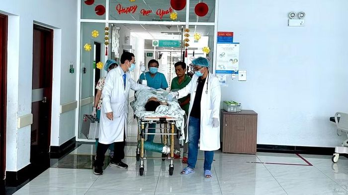 Bệnh nhân tiếp tục được theo dõi kỹ sau phẫu thuật.