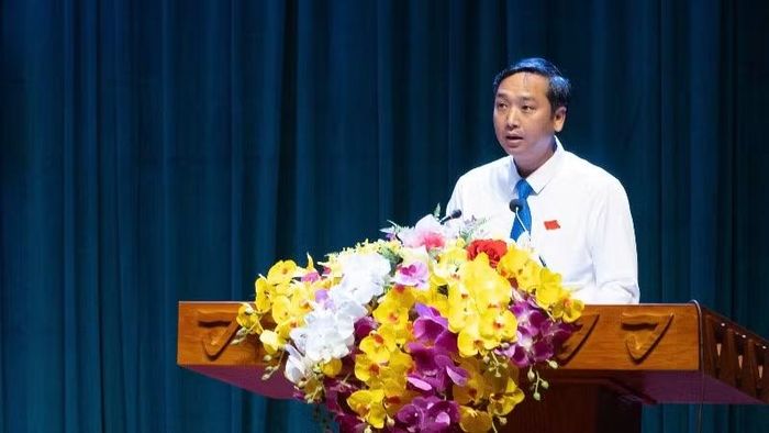 Chủ tịch Hội đồng nhân dân tỉnh Bắc Ninh Nguyễn Việt Oanh phát biểu khai mạc kỳ họp.