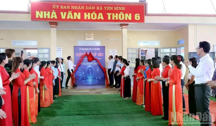 Lễ cắt băng khánh thành ra mắt "thôn số".