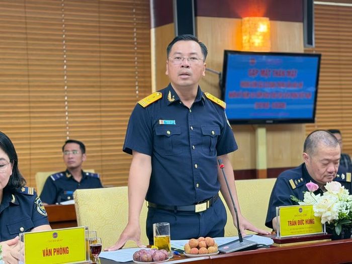 Ông Trần Đức Hùng, Phó Cục trưởng Cục Hải quan trao đổi với báo chí ngày 9/6.