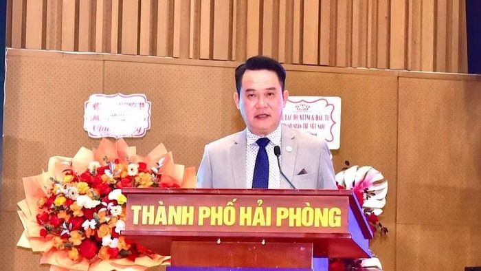 Chủ tịch Hội Doanh nhân trẻ Việt Nam, Chủ tịch Diễn đàn kinh tế tư nhân Việt Nam 2026 Đặng Hồng Anh phát biểu khai mạc.