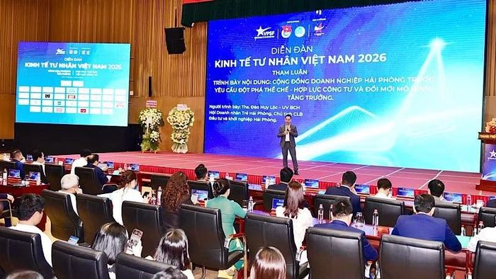 Quang cảnh Vòng đối thoại địa phương Diễn đàn kinh tế tư nhân Việt Nam 2026 - Phiên đối thoại thành phố Hải Phòng.