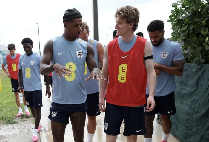 Mối quan hệ Rashford và Anthony Gordon vẫn tốt đẹp dù cả hai phải cạnh tranh ở Nou Camp