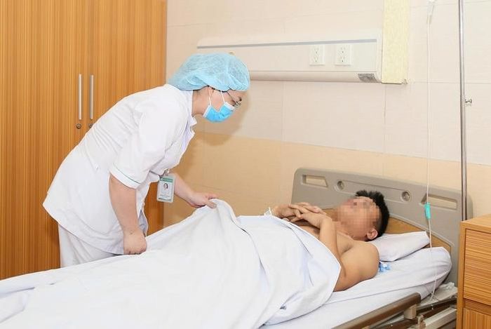 Bệnh nhân được chăm sóc và điều trị tại Bệnh viện Đa khoa Đức Giang. Ảnh: Ninh Thúy