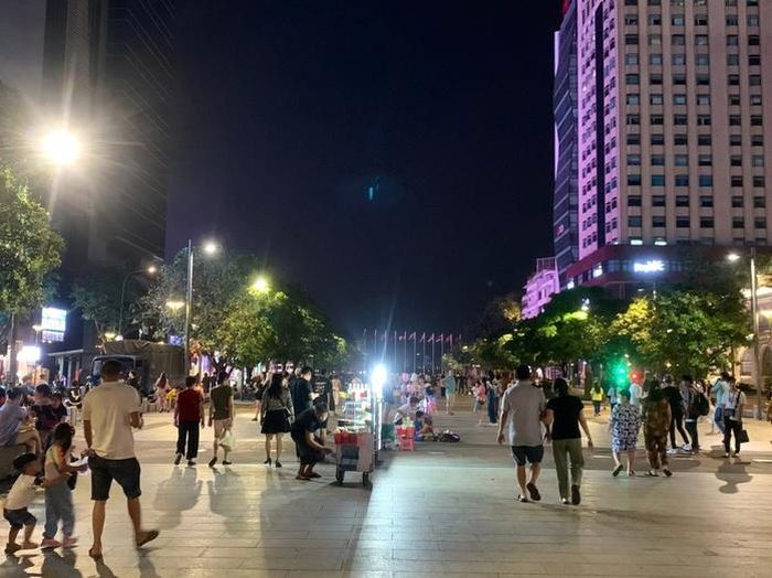 Phố đi bộ Nguyễn Huệ.