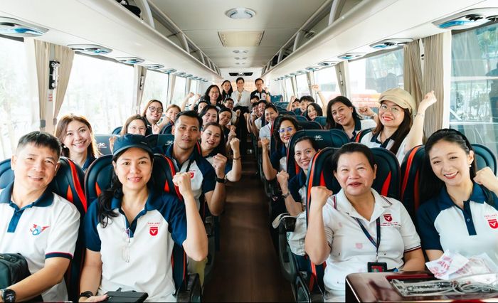 Giảng viên Trường ĐH Văn Lang chuẩn bị sẵn sàng lên đường làm nhiệm vụ