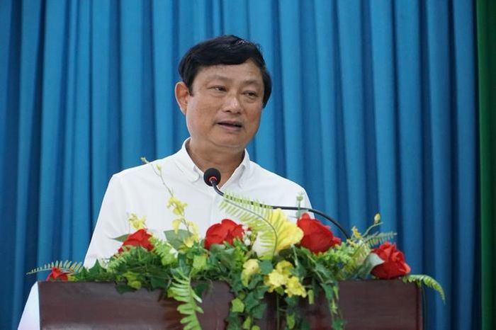 Chủ tịch HĐND TPHCM Võ Văn Minh phát biểu tại hội nghị. Ảnh: NGUYỄN TIẾN