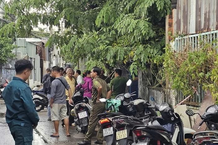 Con hẻm xảy ra vụ cháy.