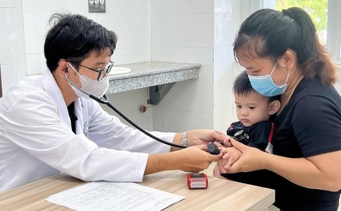 Trạm Y tế xã Bắc Tân Uyên đã phối hợp cùng Bệnh viện Đa khoa Bình Dương, Trung tâm Y tế khu vực Bắc Tân Uyên tổ chức khám sức khỏe cho trẻ dưới 24 tháng tuổi trên địa bàn