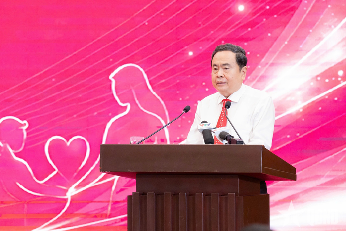  Chủ tịch Quốc hội Trần Thanh Mẫn phát biểu tại lễ tôn vinh. Ảnh: LÂM HIỂN