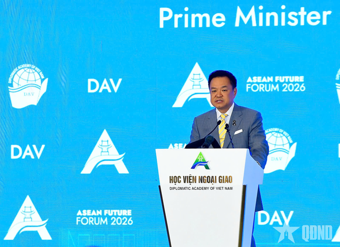 Thủ tướng Thái Lan Anutin Charnvirakul phát biểu tại AFF 2026. Ảnh: TUẤN HUY 