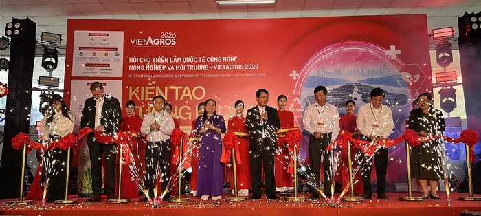 Cắt băng khai mạc VietAgros 2026.