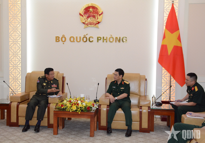  Đại tướng Phan Văn Giang tiếp Đại tướng Prak Sovanna.