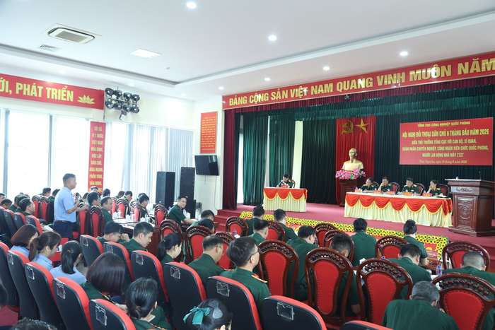 Thủ trưởng Tổng cục Công nghiệp Quốc phòng và đoàn kiểm tra gặp gỡ, đối thoại với người lao động của Nhà máy Z127.