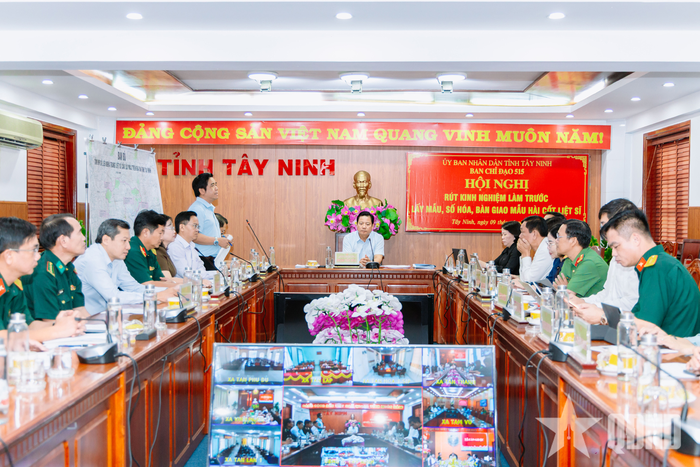 Đại biểu tham dự hội nghị trực tiếp. 