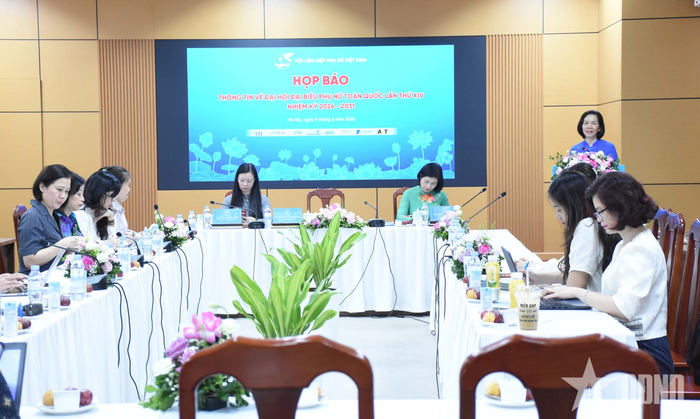 Các đại biểu tham dự họp báo. 