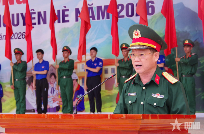  Đại tá Lương Đình Nhạc, Phó chính ủy Bộ CHQS tỉnh Lạng Sơn phát biểu tại lễ khởi động.